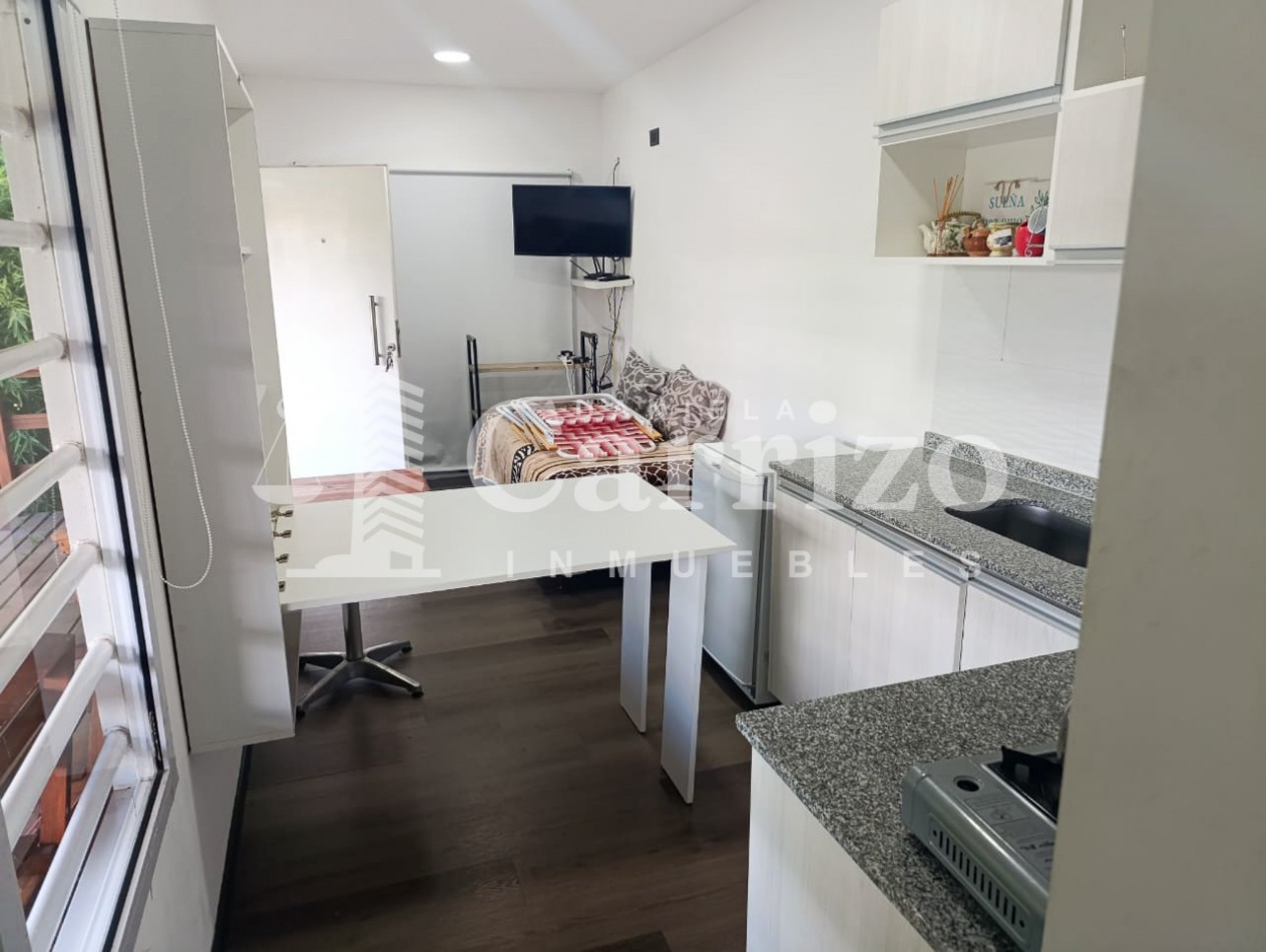 MODERNA Y SUSTENTABLE CASA CONTAINER 