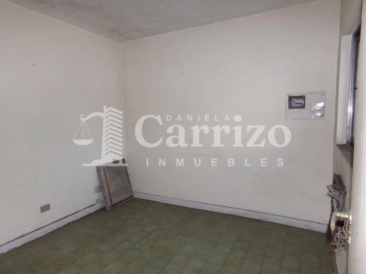 LOCAL COMERCIAL CON VIVIENDA EN AVENIDA ENTRE RIOS AL 1500, BALVANERA, CABA. 