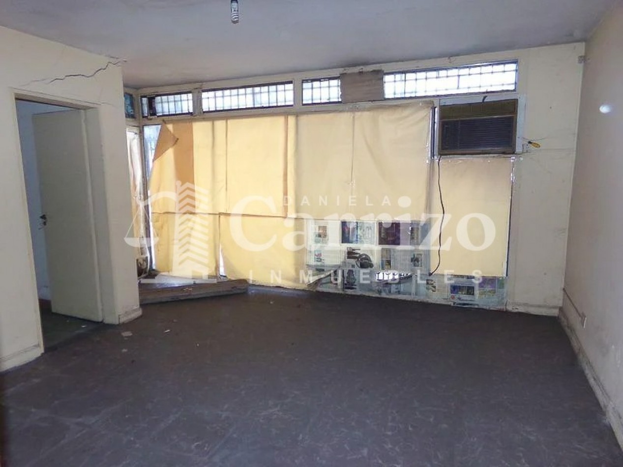 LOCAL COMERCIAL CON VIVIENDA EN AVENIDA ENTRE RIOS AL 1500, BALVANERA, CABA. 
