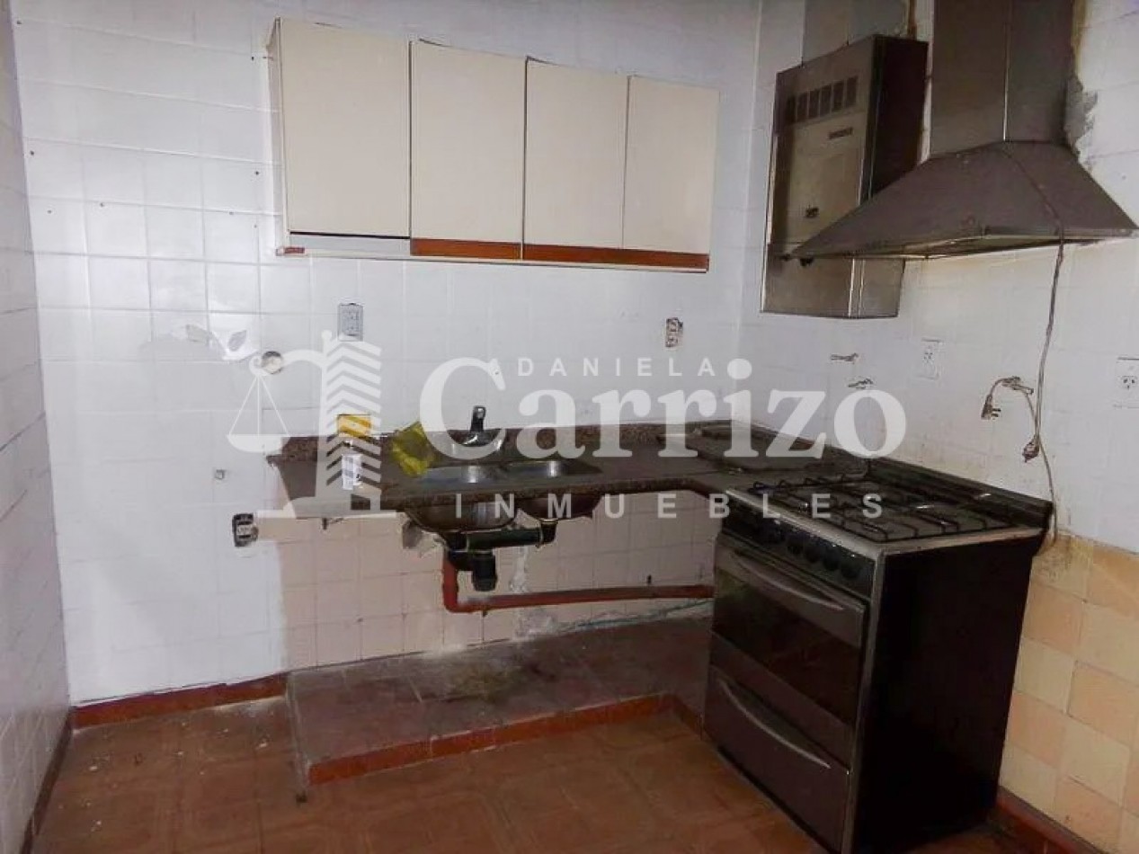 LOCAL COMERCIAL CON VIVIENDA EN AVENIDA ENTRE RIOS AL 1500, BALVANERA, CABA. 