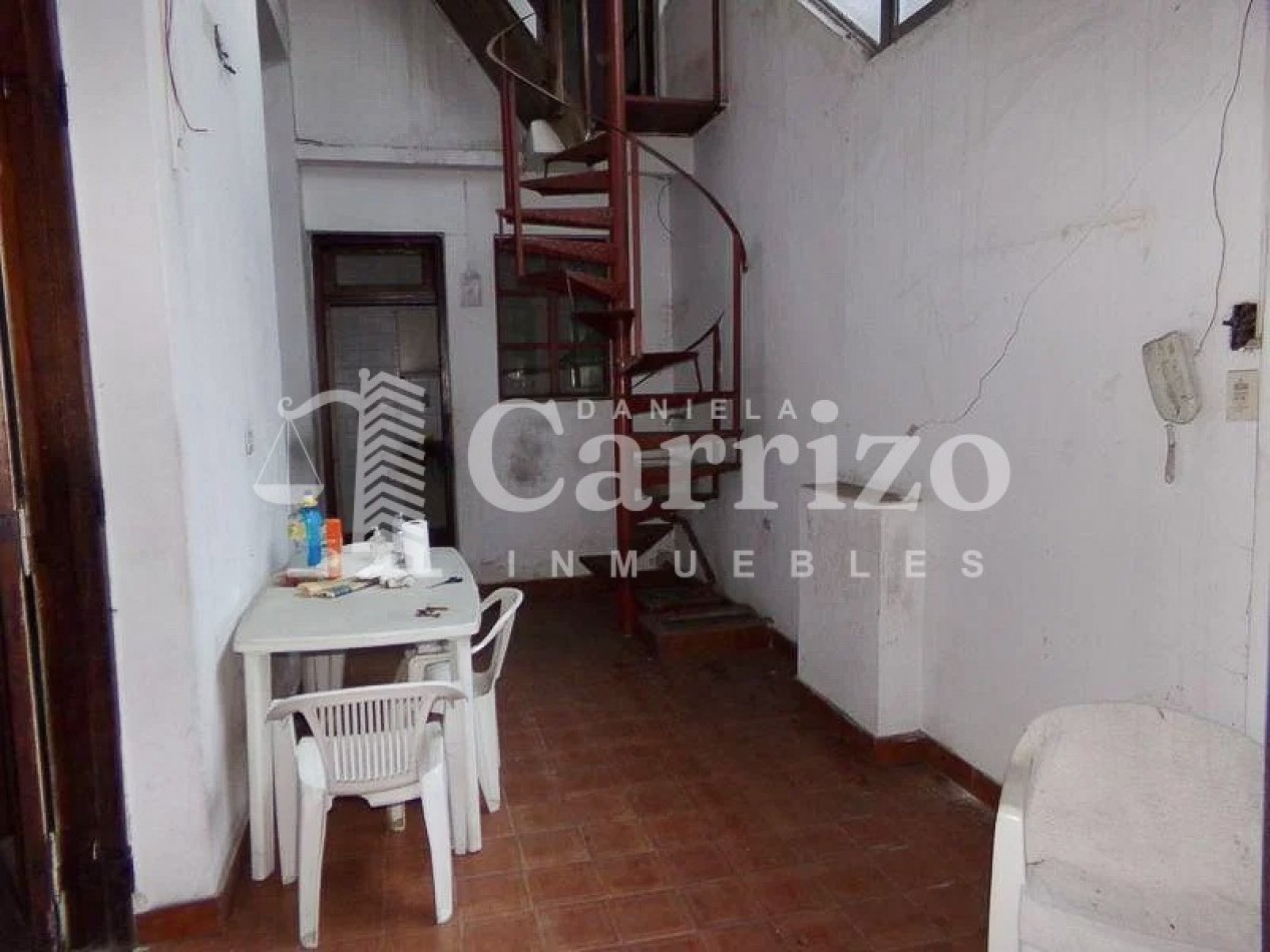 LOCAL COMERCIAL CON VIVIENDA EN AVENIDA ENTRE RIOS AL 1500, BALVANERA, CABA. 