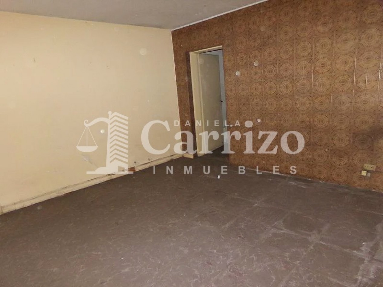 LOCAL COMERCIAL CON VIVIENDA EN AVENIDA ENTRE RIOS AL 1500, BALVANERA, CABA. 