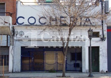 LOCAL COMERCIAL CON VIVIENDA EN AVENIDA ENTRE RIOS AL 1500, BALVANERA, CABA. 